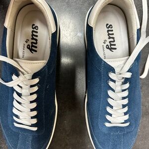 Women’s cushioned Dance Sneakers